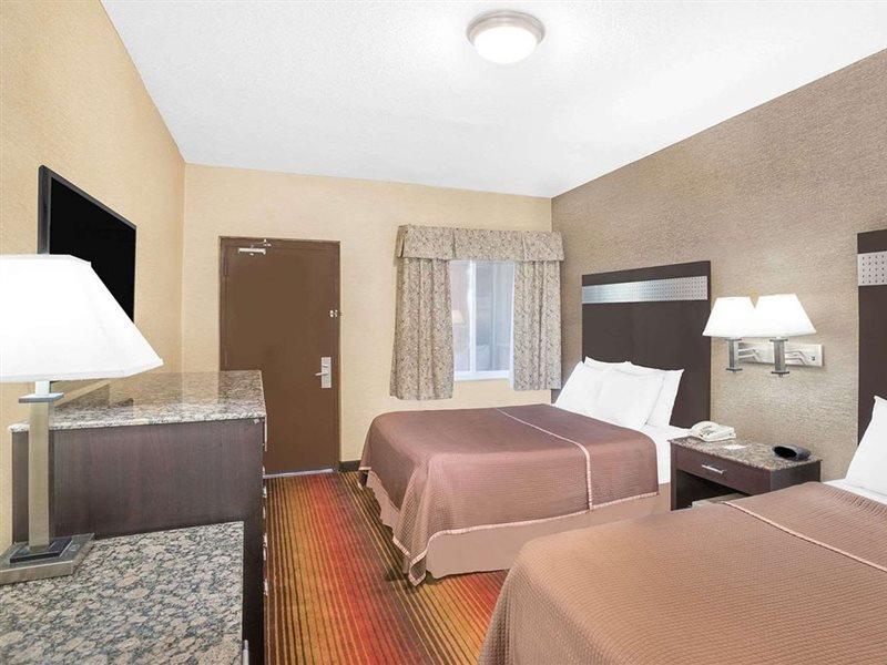Howard Johnson By Wyndham Hotel 2*