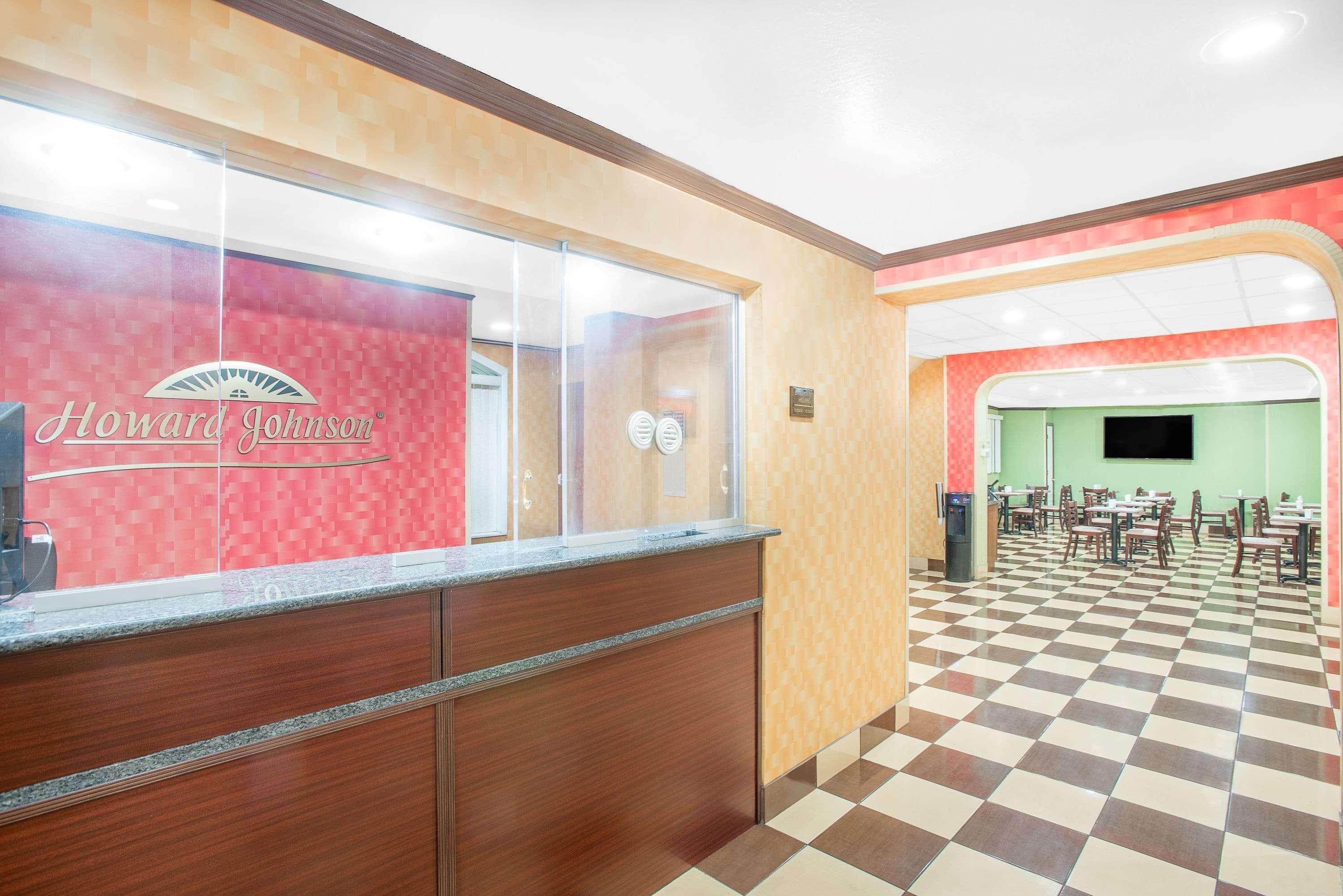 Howard Johnson By Wyndham 2*