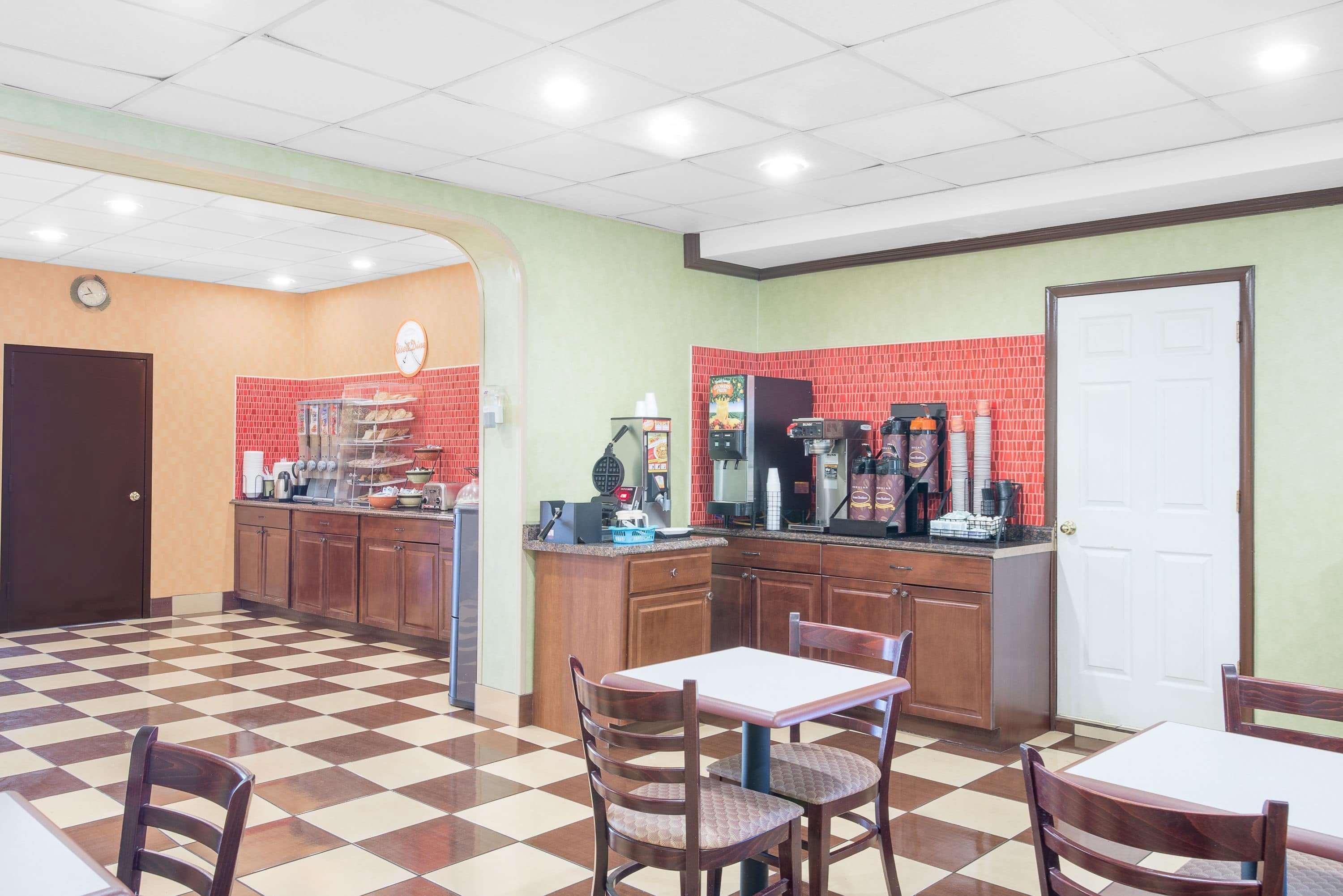 Hotel Howard Johnson By Wyndham North Bergen