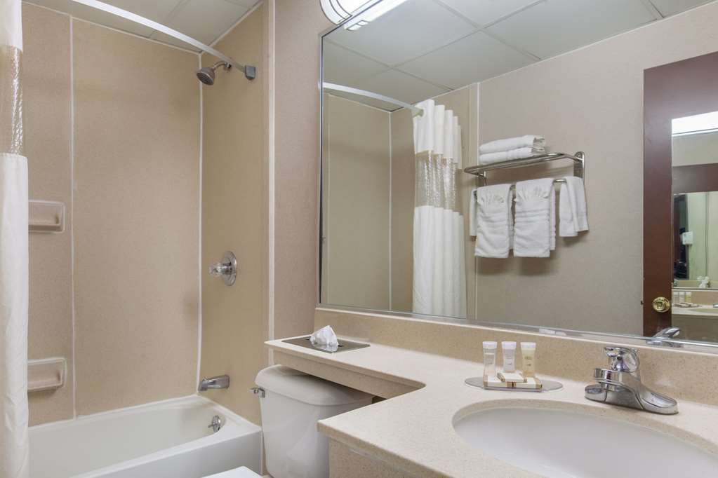 Howard Johnson By Wyndham Hotel North Bergen