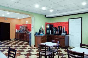 Howard Johnson By Wyndham Hotel