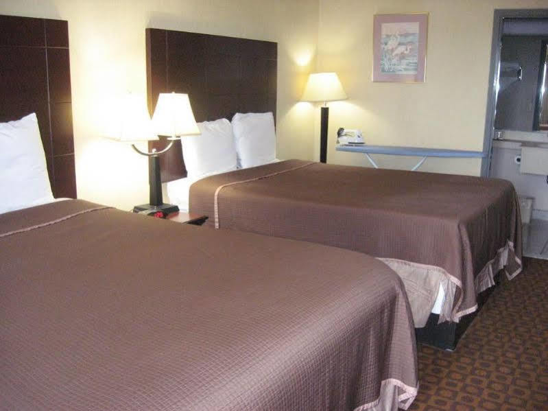 Howard Johnson By Wyndham Hotel