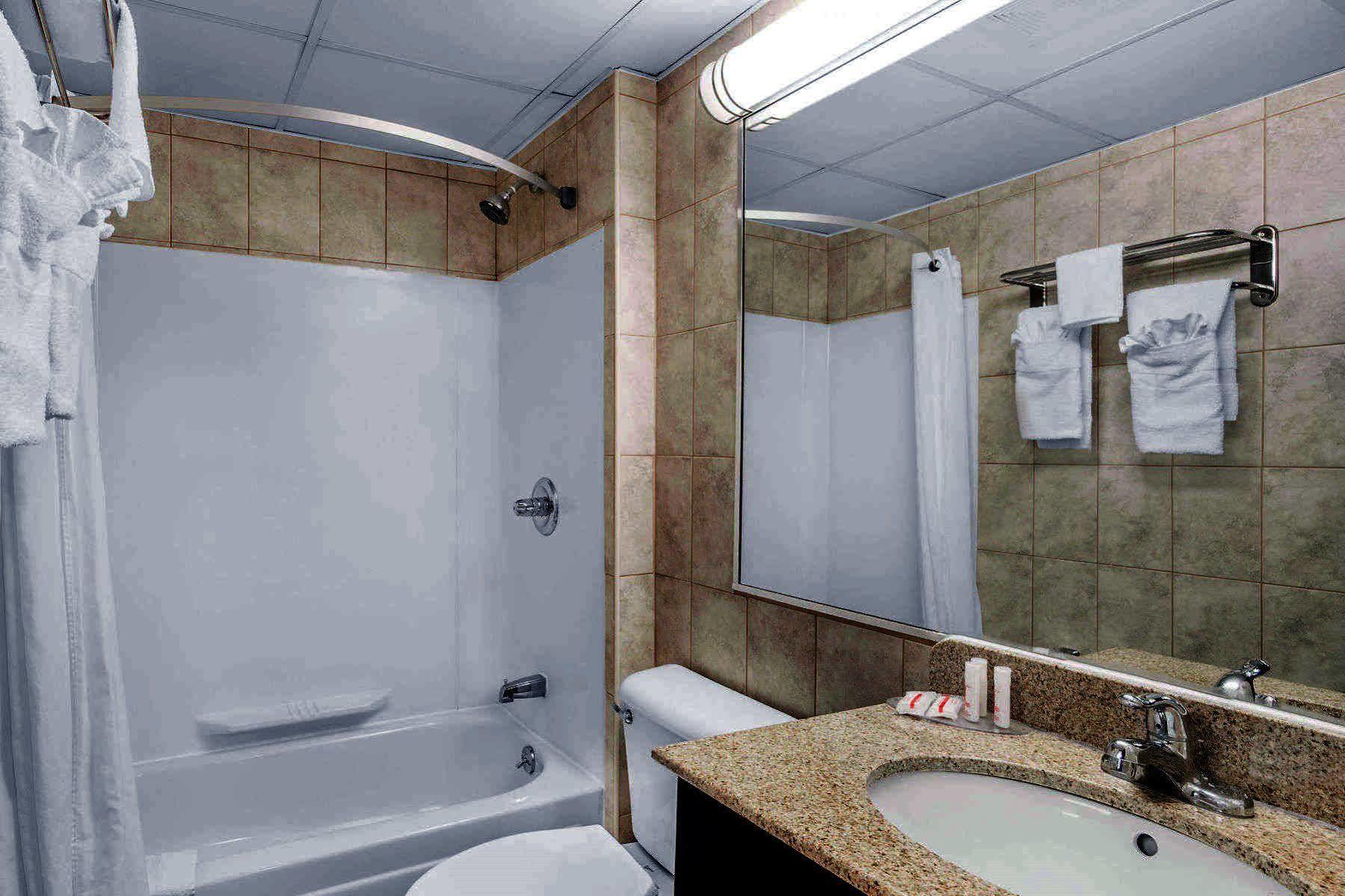 Howard Johnson By Wyndham North Bergen