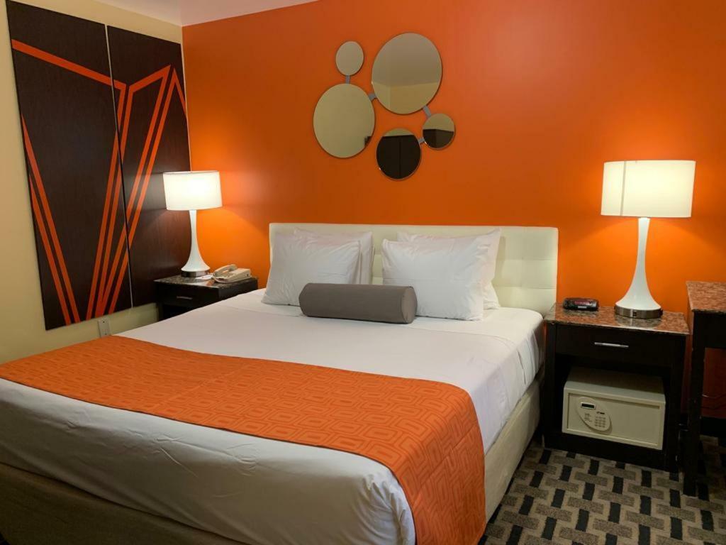 Howard Johnson By Wyndham North Bergen