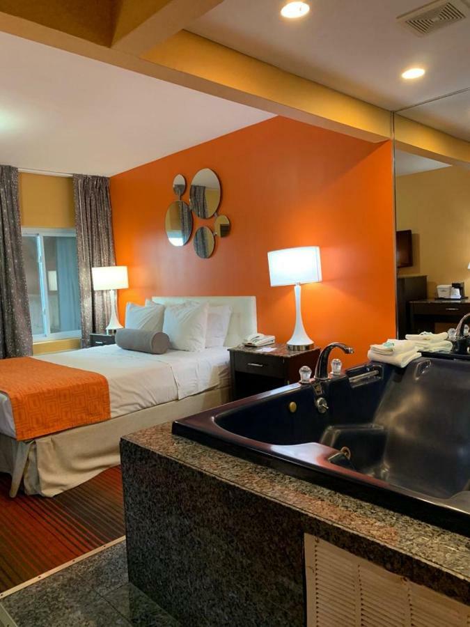 Howard Johnson By Wyndham Hotel North Bergen