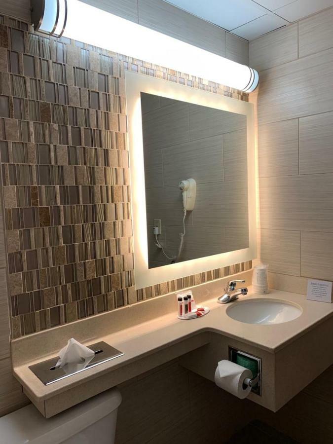 Hotel Howard Johnson By Wyndham 2*